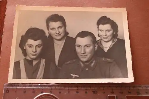 tolles altes Gruppenfoto - Geschwister ?? Bruder in Uniform Marine Felddivision