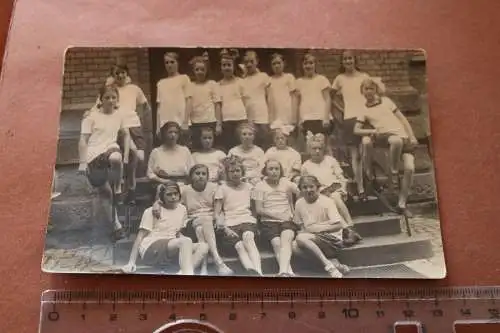 tolles altes Klassenfoto - Mädchenschule - Mädchen im Sportdress 1910-30 ?