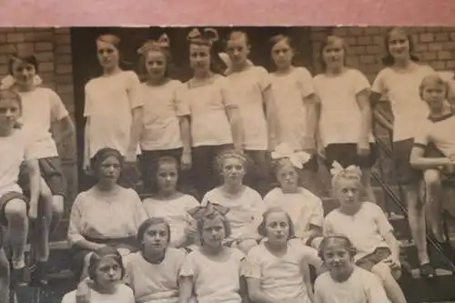 tolles altes Klassenfoto - Mädchenschule - Mädchen im Sportdress 1910-30 ?