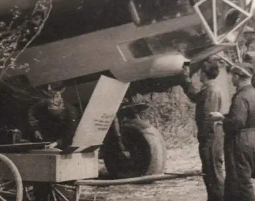 zwei tolle alte Fotos Dornier Do 17 kurz vor dem Feindflug Feldflugplatz ??