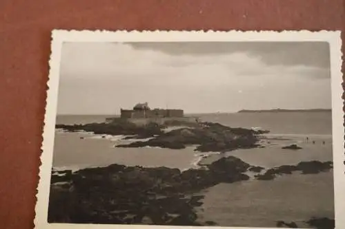 zwei  alte Fotos-  Gebäude Burg Saint Malo