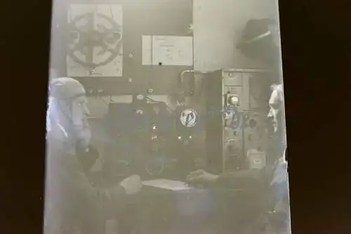 tolles altes Glasnegativ  Funkstation ?? Soldaten ??? 1921 - Sender 