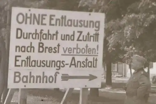 tolles altes Negativ - Schild - Ohne Entlausung kein Zugang nach Brest 40er Jahr