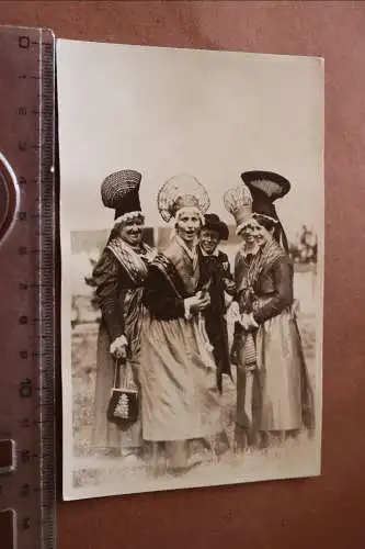 tolles altes Foto - vier Frauen in alter Tracht - Frankreich, Normandie ? 1913