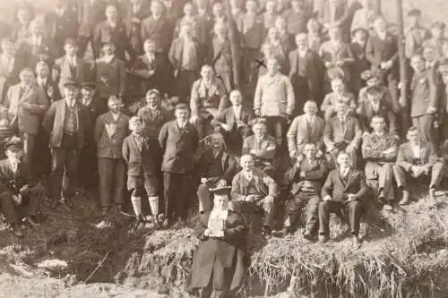 tolles altes Gruppenfoto  Männer mit Pastor, Priester - Havel 1931