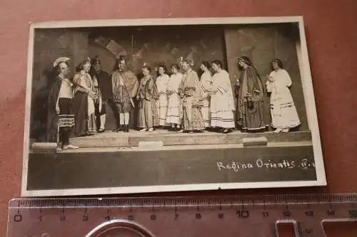 tolles altes Foto  - Theatergruppe spielen Regina Orientis - 1920-30 ??