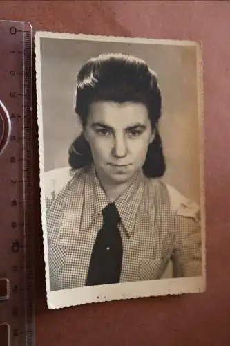 tolles altes Foto - Portrait einer hübschen Frau 1942