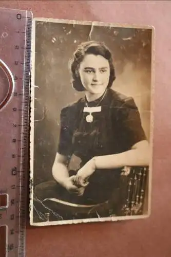 tolles altes Foto - Portrait einer hübschen Frau 30-40er Jahre