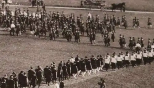 tolles altes Foto -Jugendliche im Sportdress ?? Veranstaltung ? Raum Hochdorf ??