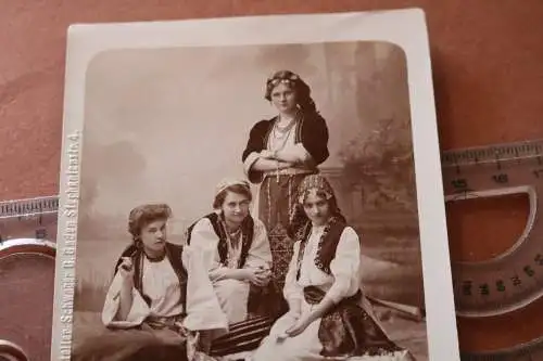 tolles altes Foto - vier hübsche Frauen in Tracht - Sinti-Roma ?? 1910-20 ?