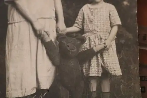 tolles altes Foto - Mutter Tochter und Teddybär 1910-20