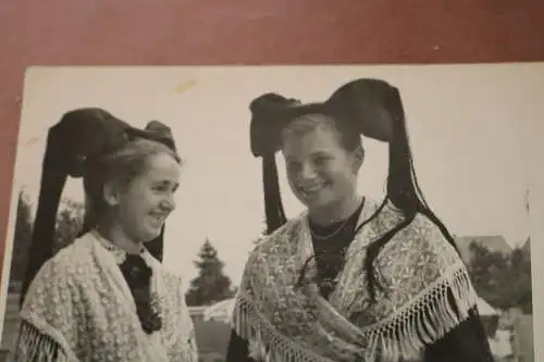 zwei tolle alte Fotos Frauen in Tracht Bayern Schwarzwald - Freiburg 