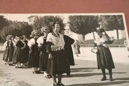 zwei tolle alte Fotos Frauen in Tracht Bayern Schwarzwald - Freiburg 