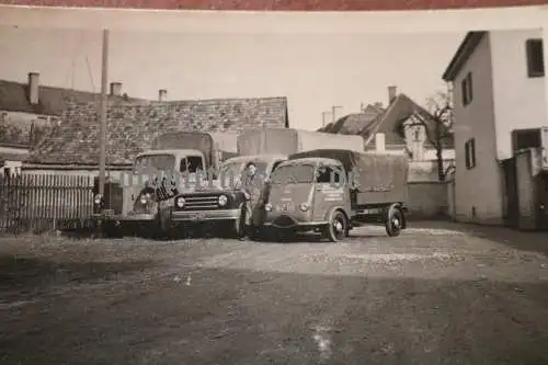 zwei tolle alte Fotos - Oldtimer LKW´s - Tempo Wiking u.andere  Regensburg 1956