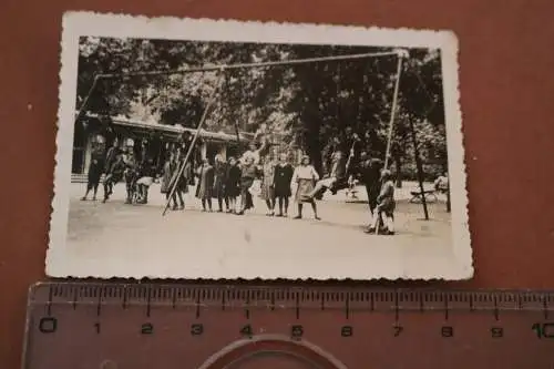 Tolles altes Foto -Schulklasse Mädchenschule beim schaukeln 30-40er Jahre