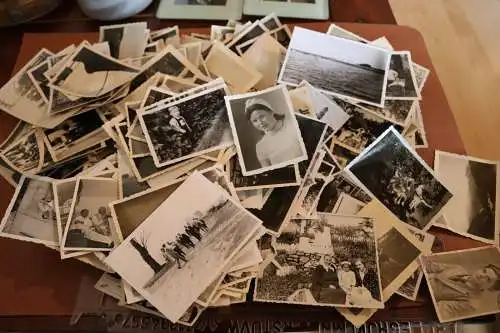 kleines Konvolut alter Fotos  Personen usw.  20-60er Jahre 