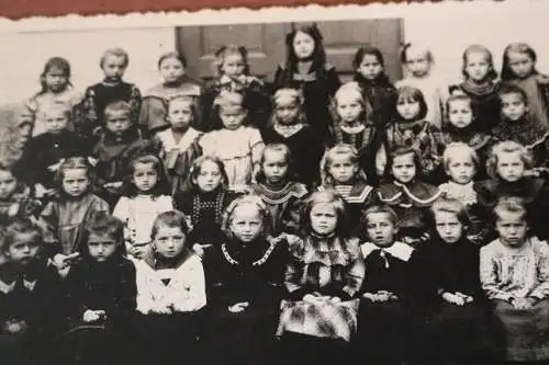 zwei tolle alte Schulklassen Fotos Mädchenschule - Ort ??  20-30er Jahre ??