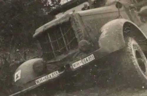 altes Foto abgesackte Halbkette SdKfz - Divisionszeichen ?? 