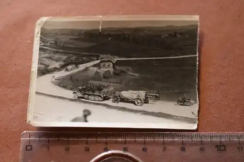 Tolles altes Foto Halbkette mit Artilleriegeschütz SDKfz