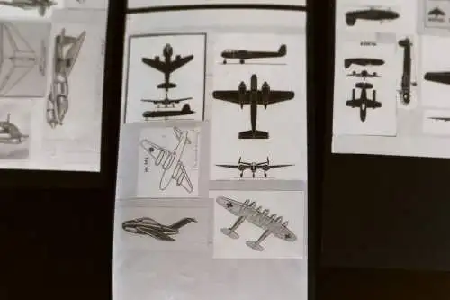 Kleines Konvolut Negative - Flugzeuge WK I und WK II abfotografierte Seiten