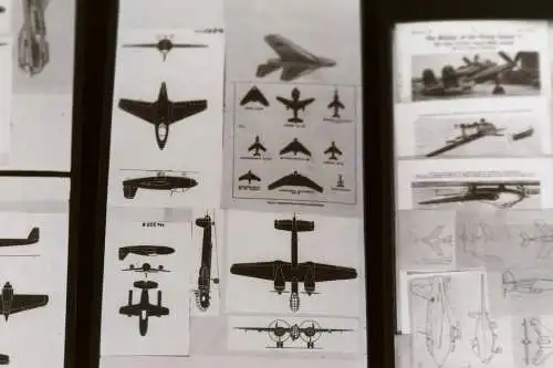 Kleines Konvolut Negative - Flugzeuge WK I und WK II abfotografierte Seiten