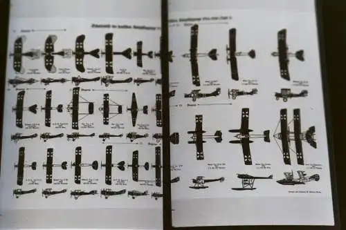 Kleines Konvolut Negative - Flugzeuge WK I und WK II abfotografierte Seiten