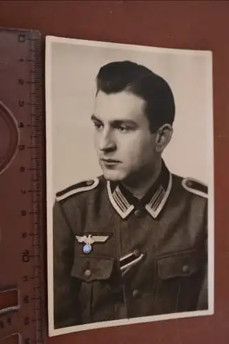 Tolles altes Foto - Portrait Soldat Knopfbänder 1944 (2)