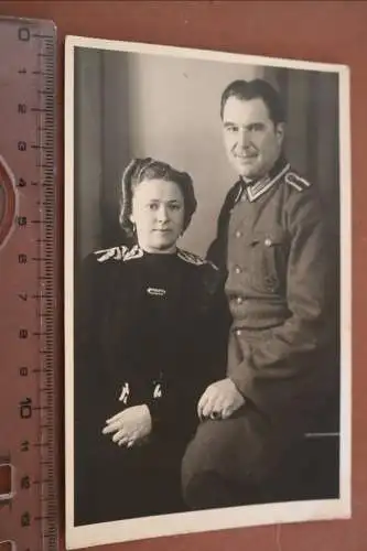 Tolles altes Foto - Portrait Soldat mit Frau 1944