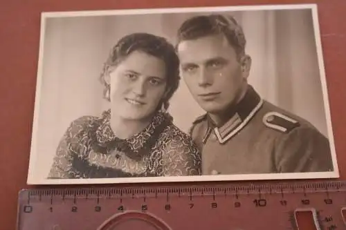 Tolles altes Foto - Portrait Soldat mit Frau 1940