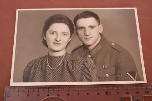 Tolles altes Foto - Portrait Soldat kleine Bandspange mit Frau - Gera