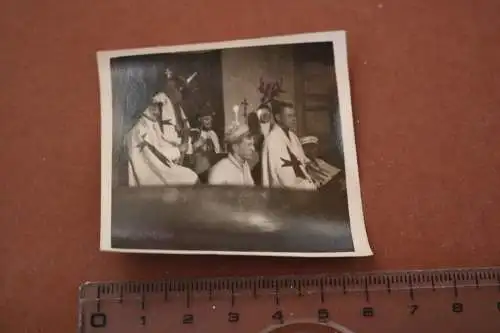 tolles altes Foto - Soldaten  machen Theaterstück ?? 