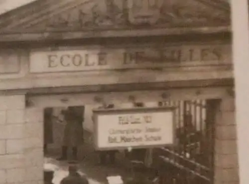 tolles altes Foto - Mädchenschule Frankreich - Feld-Lazarett 103 