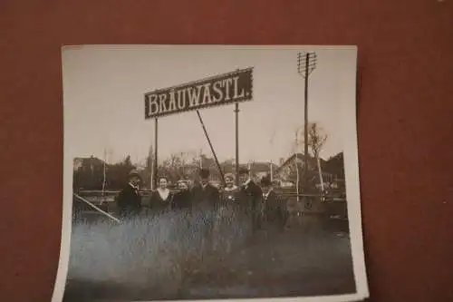 zwei tolle alte Fotos Personen Schild Bräuwastl. - Garmisch-Partenkirchen ? 20er