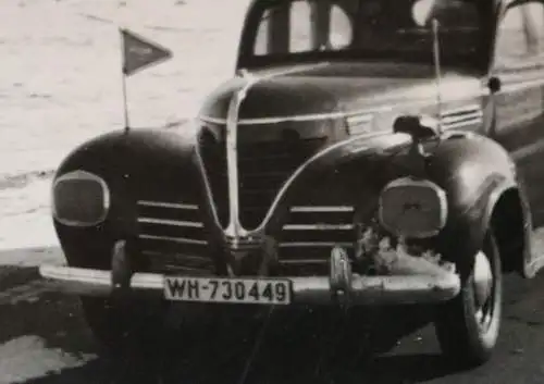 tolles altes Foto Beutefahrzeug der Wehrmacht Dodge Sedan 1939  1941