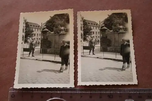 Zwei tolle alte Fotos - Soldat an Kreuzung ? Schild Bentheim - Wegweiser Münster