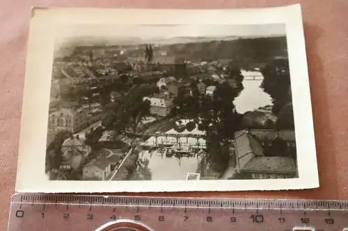 tolles altes Foto -. mir unbekannte Stadt - Brücke - Kirche mit Zwilligstürme 