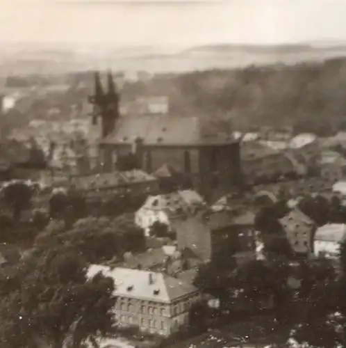 tolles altes Foto -. mir unbekannte Stadt - Brücke - Kirche mit Zwilligstürme