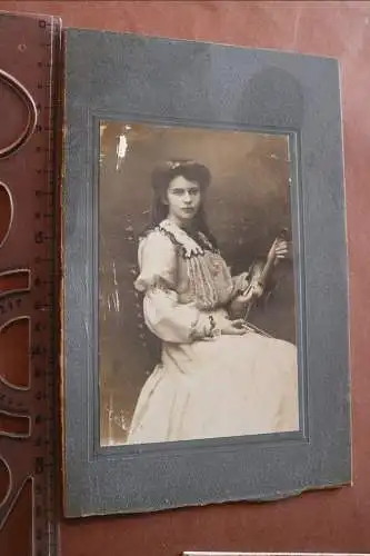 Tolles altes  Foto auf Pappe - Portrait einer hübschen Frau mit Geige 1910-20