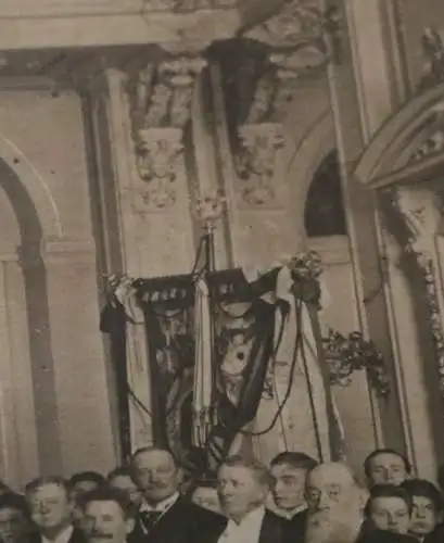 tolles altes großes Gruppenfoto - großer Saal - Kronleuchter - Ort ? 1900-20 ??