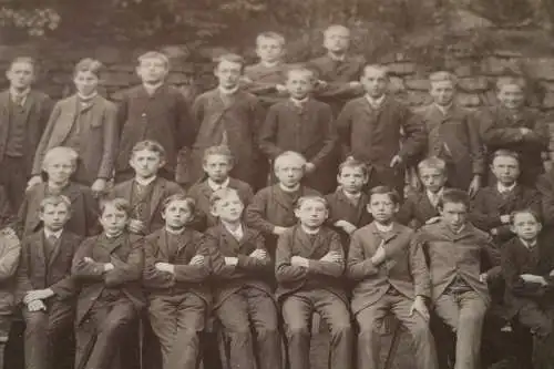 tolles altes großes Klassenfoto - Knabenschule - Ort ??? 1910-20 ???