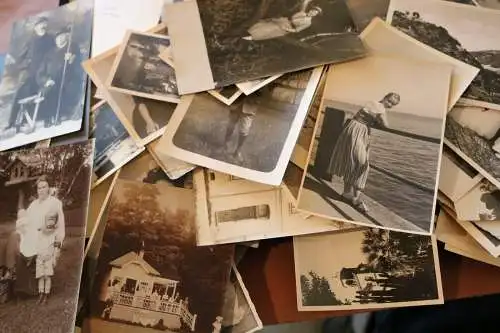 Konvolut alter Fotos - hübsche Frau, Familie , Landschaft usw. 30-70er Jahre