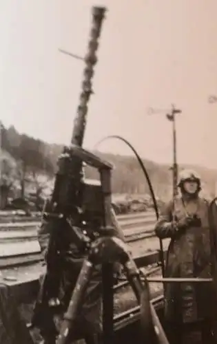 tolles altes Foto - Eisenbahnwaggon mit MG´s Luftabwehr - Luftwaffe