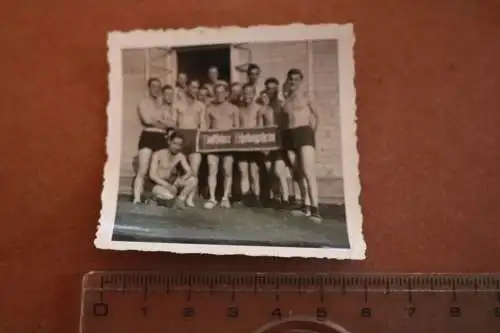 Tolles altes Gruppenfoto Soldaten in Unterhose Kraftfahrer Erholungsheim 1941