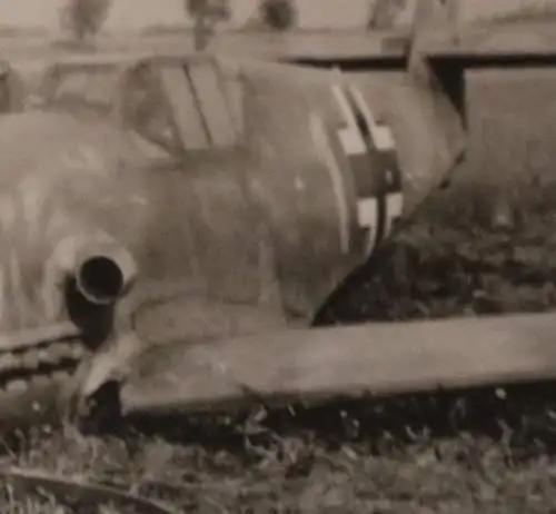 altes Foto abgeschossene Messerschmidt Bf 109 - Staffelwappen JG 51 Russland