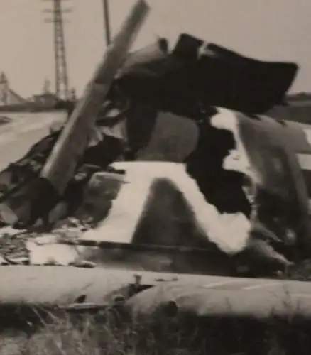 altes Foto abgeschossene Messerschmidt Bf 109 -  drei Abschussmakierungen Leitwe