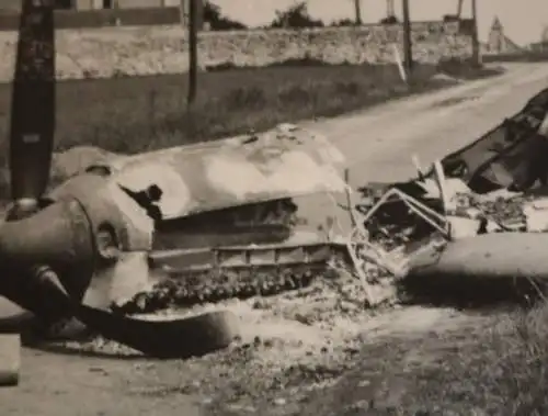altes Foto abgeschossene Messerschmidt Bf 109 -  drei Abschussmakierungen Leitwe