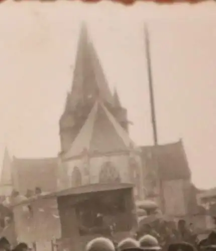 altes Foto - zerstörte Stadt - französische Gefangene - Kirche - Ort ??