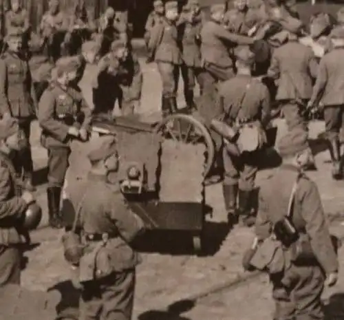 altes Foto - Soldaten im Hafen in Dänemark - Schiffe - Ort ???