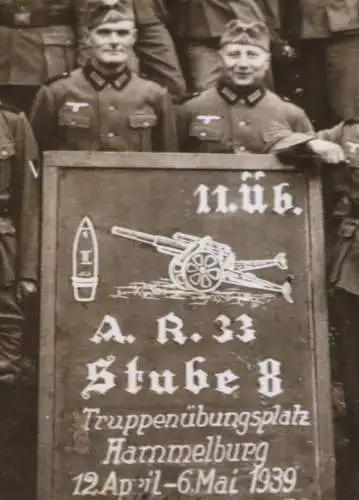 tolles altes Gruppenfoto - Art.Regt. 33 - Truppenübungsplatz Hammelburg 1939
