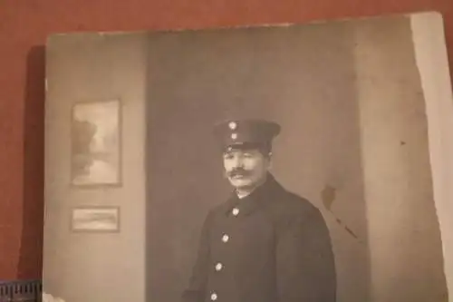 tolles altes Foto - Mann in Uniform -  Soldat ??? Strassenbahn ??   Breslau